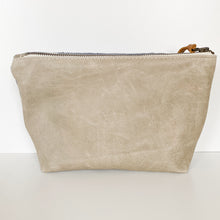 Load image into Gallery viewer, Traveler Essentials Bag: Blue Grey
