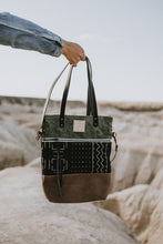 Load image into Gallery viewer, Free Spirit Tote: Everglades

